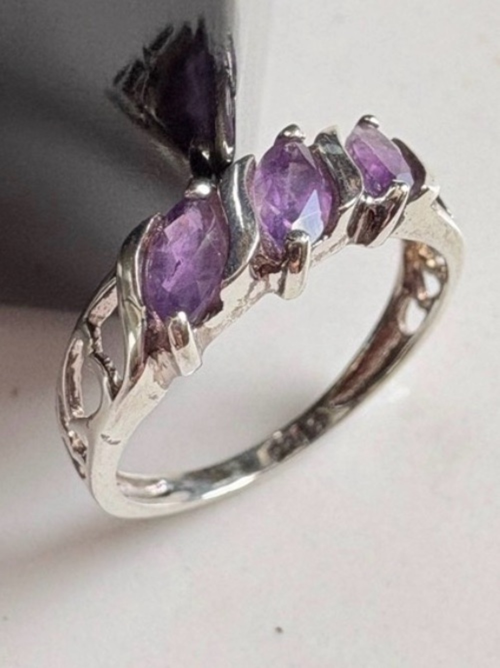 Vintage Avon 925 Sterling Silver Triple Amethyst Marquise Ring NIB Size 7